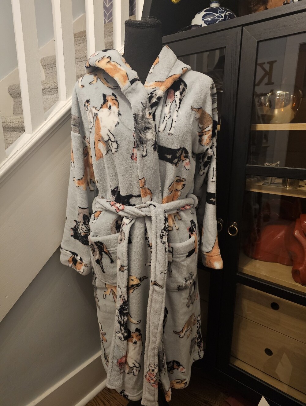 Vera Bradley Cozy Women's Dog-Print Plush Robe - Light Gray